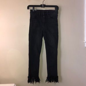 Black frayed jeans